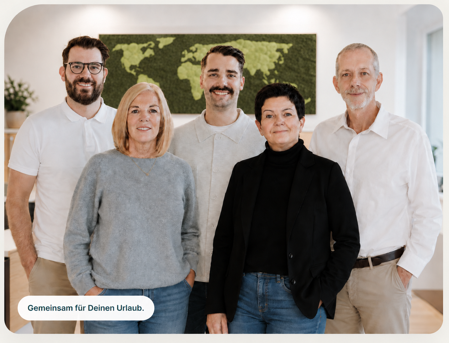 Ute, Michael, Daniel, Jochen und Daniela gemeinsam im Reisebüro